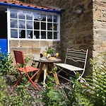 2 Bed In Robin Hoods Bay Oc-g0085 * Robin Hood's Bay