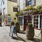 2 Bed In Robin Hoods Bay Oc-g0085 Holiday home