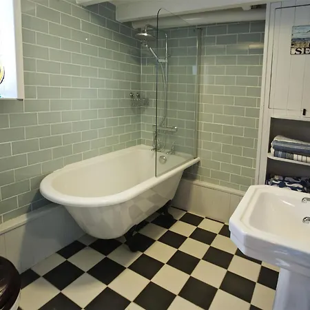Feriehus 2 Bed In Robin Hoods Bay G0085 *