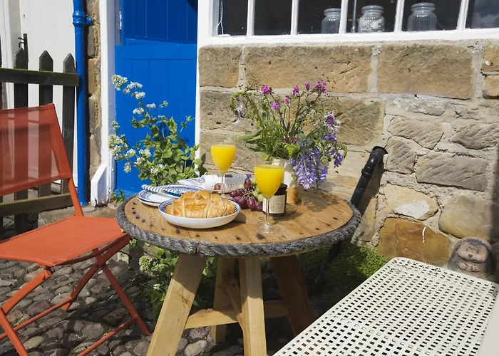 2 Bed In Robin Hoods Bay Oc-g0085 * Robin Hood's Bay