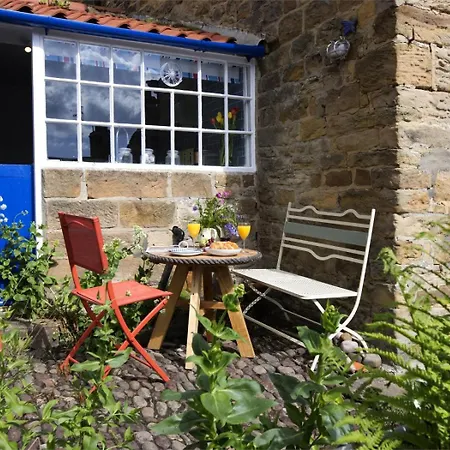 2 Bed In Robin Hoods Bay Oc-g0085 * Робин-Худс-Бей